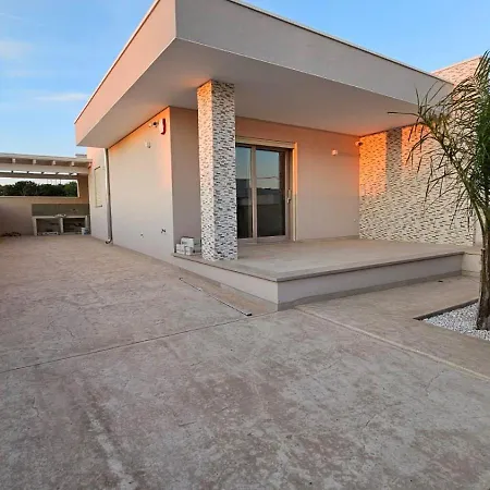 Raksha House Torre Pali