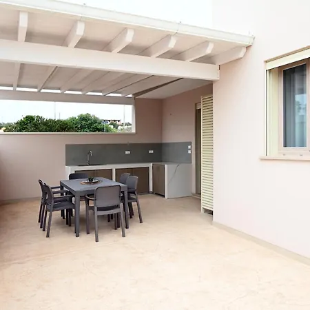 Raksha House * Torre Pali